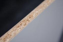 Pinnoitettua kalustelevyä.