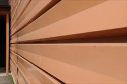 Profiloitua peltiseinää