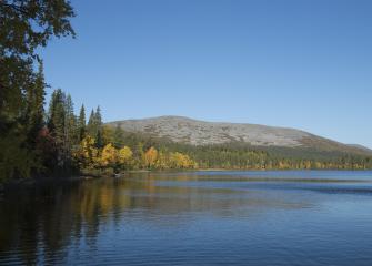 Pallastunturi ja järvi.