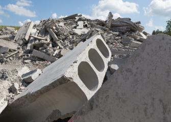 Rakennustyömaan betonijätettä