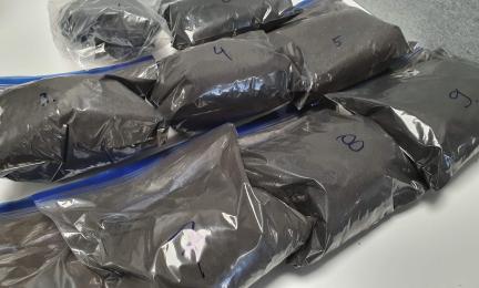 Pussitettuja nokinäytteitä.